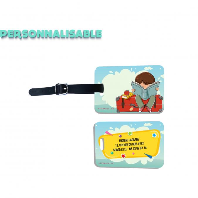 Atomania - Le p’tit aventurier – étiquette de bagage Atomania personnalisable aux informations de votre enfant – format : 10 x 7 cm (sans la sangle) - Personnalisation - étiquette bagage