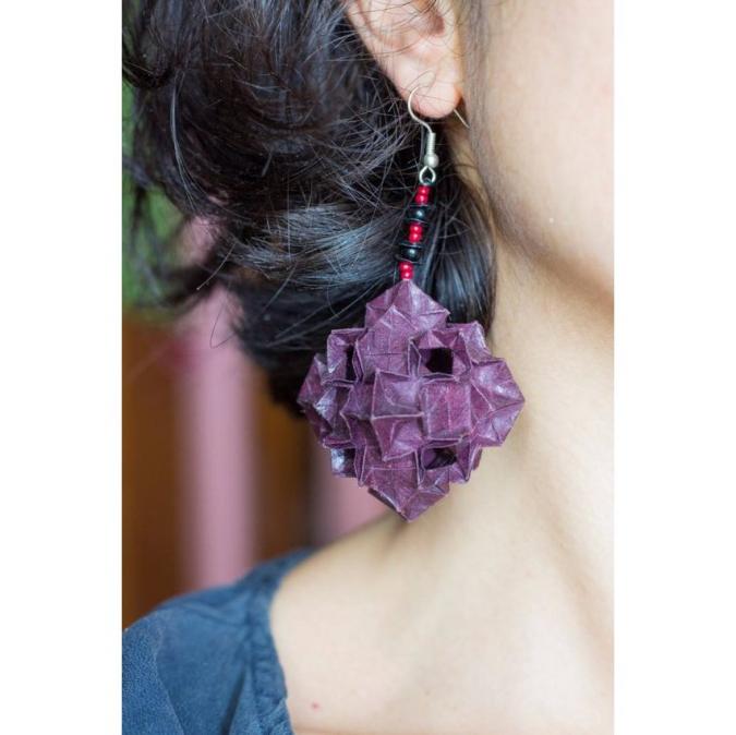 By Manet Bijoux - Boucles d&#039;oreilles en origami, papier plié violet. Bijoux très léger et original fait main - Boucles d&#039;oreille - 4668