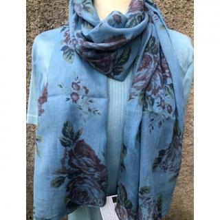 Chantalsoie  Teinturière au bleu de Pastel du Tarn - Echarpe Chantalsoie coton imprimé “Roses” au bleu de pastel et indigo de persicaire - Accessoire de mode femme