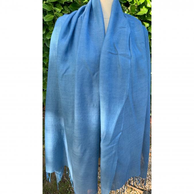 Chantalsoie  Teinturière au bleu de Pastel du Tarn - NOUVEAUTE Etole frangée en coton sergé au bleu de pastel et de persicaire - Etole femme, homme