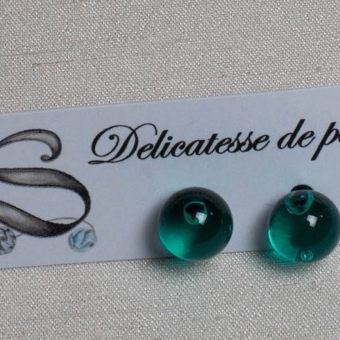 Délicatesse de perle - BOUCLES D’OREILLES PUCES PERLES VERTES TURQUOISES - Boucles d&#039;oreille - Acier