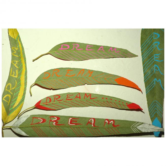 Haliotis Créations - Dreamcatcher végétal personnalisable, deux feuilles d&#039;eucalyptus peintes _ personnalisable , prénom, date de naissance etc _ sur commande - Attrape-rêve
