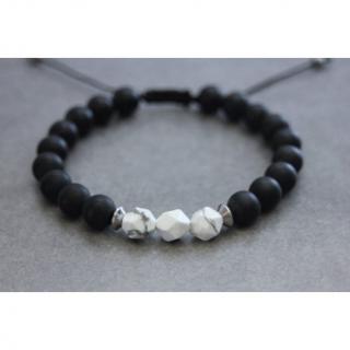 JEGSTONE - Bracelet en perles onyx mat, howlite blanche et acier inoxydable - Bracelet - perles onyx mat, perles nuggets howlite blanche et perles toupies en acier inoxydable