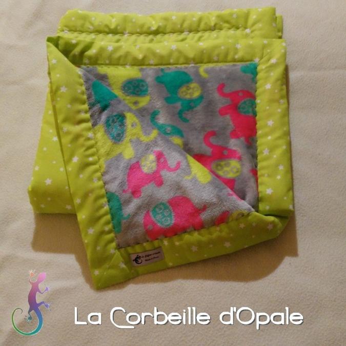 La Corbeille d'Opale - Couverture molletonnée pour bébé en imprimé étoiles et polaire minky 66cmx78cm - Couverture pour bébé