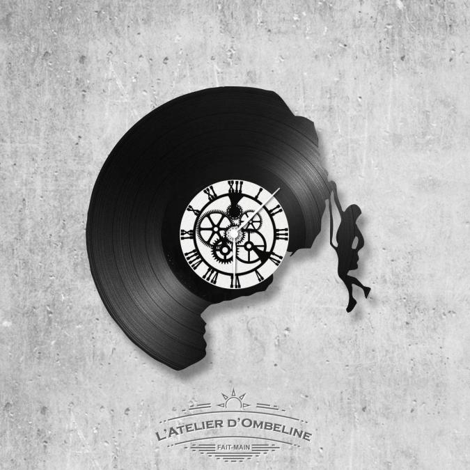 L'Atelier d'Ombeline - Horloge en disque vinyle 33 tours thème Escalade suspendue - Horloge - 