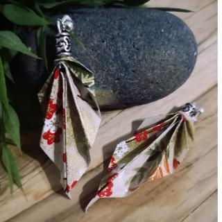 L'Atelier de Galemys - Boucles d&#039;oreilles feuille origami motif floral japonais - Boucles d&#039;oreille - papier washi