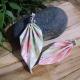 L'Atelier de Galemys - Boucles d&#039;oreilles feuille origami roses et vertes - Boucles d&#039;oreille - papier washi