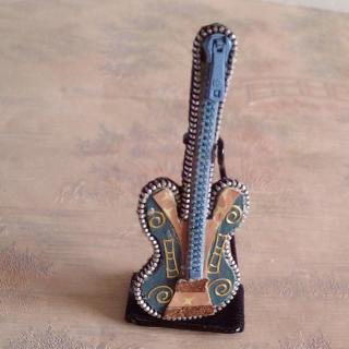 Les Fée...rmetures éclair - Guitare miniature en fermeture éclair, bleue façon Etrusque - Objets décoratifs
