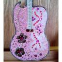 Les Fée...rmetures éclair - Guitare miniature en  rose et blanc - Objets décoratifs