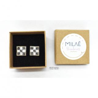 MILAË Broderies - Petites puces noires - Boucles d&#039;oreille - satin