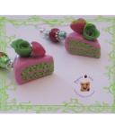 Miluzninie - Boucles d&#039;oreilles gâteaux pomme framboise en fimo - Boucles d&#039;oreille - Fimo