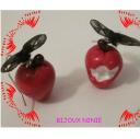 Miluzninie - Boucles d&#039;oreilles pomme rouge croquée en fimo - Boucles d&#039;oreille - Fimo