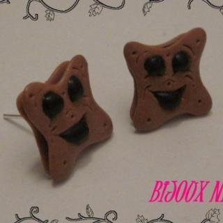 Miluzninie - Boucles d&#039;oreilles puce biscuit sourire noir - Boucles d&#039;oreille - Fimo