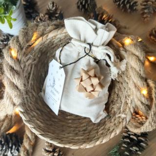 Naturesafe - Cadeau de noël local :  soins aux plantes familiaux Naturesafe + Pochon en lin naturel - Cadeaux de Noël