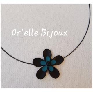 Les Fantaisies d'Or'elle Bijoux - Collier fleur noir et bleu canard - Collier - Résine