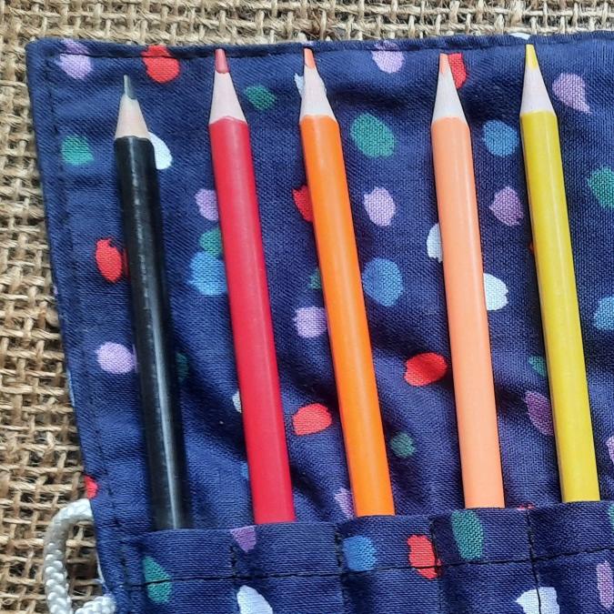 Suivez le fil - Trousse à crayons  12 couleurs - trousse à crayons