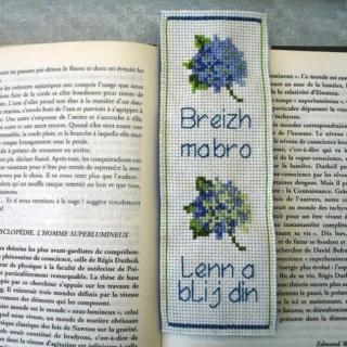 Ty cath créas breizh - Marque-pages Hortensias brodé texte en breton - Marque-page