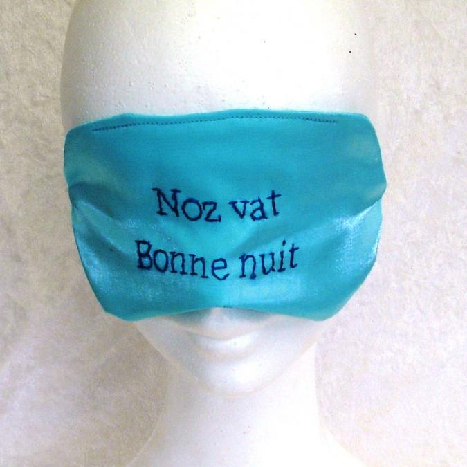 Ty cath créas breizh - Masque de nuit ou sieste en satin brodé texte en breton - masque de protection